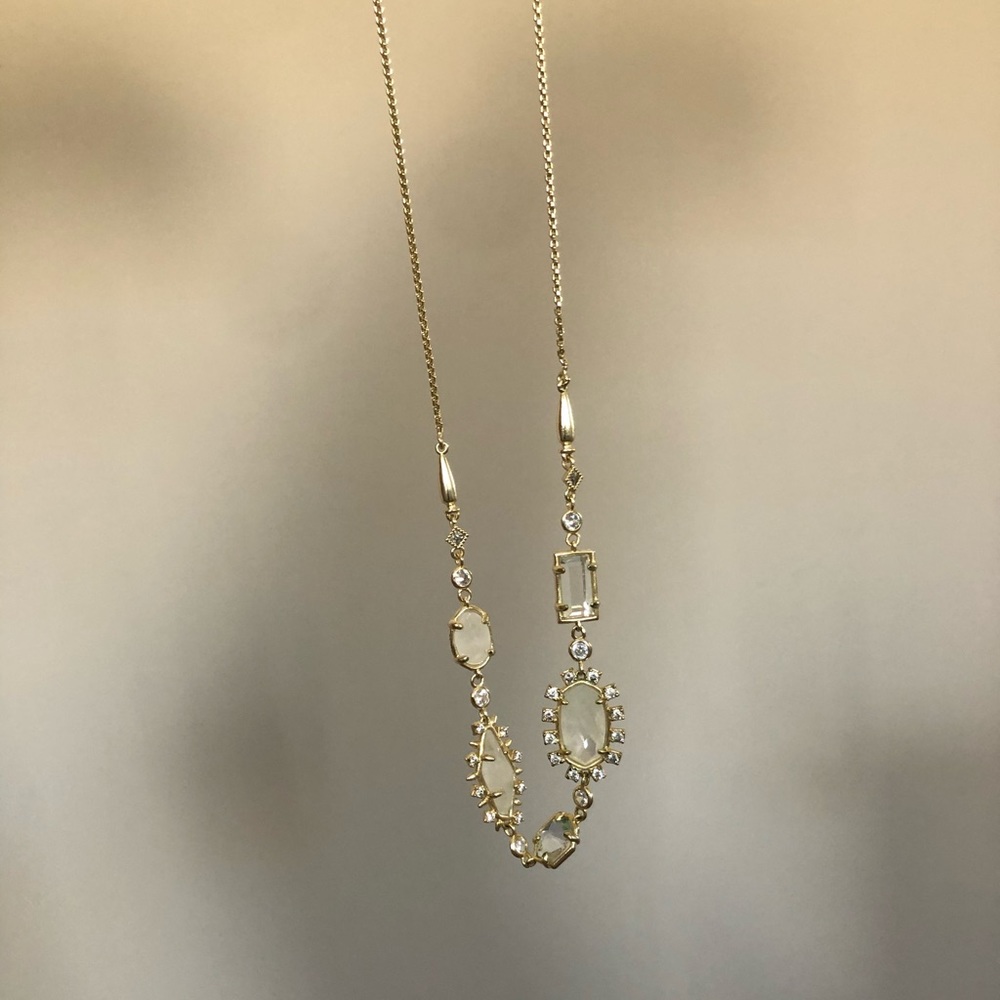 Kendra Scott necklace